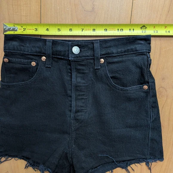 Levi's Ribcage Short - Picture 7 of 13